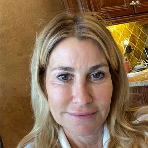 Meet your Posher, Debra